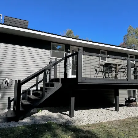 The 8's, Farmhouse Chic 4-Bedroom w/ Garage Access in Grand Marais, Pet Friendly