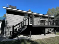 The 8's, Farmhouse Chic 4-Bedroom w/ Garage Access in Grand Marais, Pet Friendly - Homestays