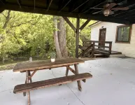 Creek View Retreat 3 Bedroom- 2 Full Bathroom.  Cozy home
