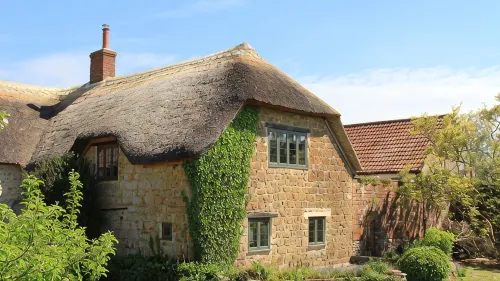 Courtyard Cottage Luxury Thatched Home Sleeps 4  (Pet Friendly) Near Gastro Pub - Homestays