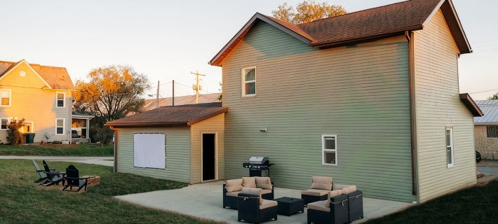 Family Friendly Downtown Apple Creek by Antiques Hotels in Wayne County