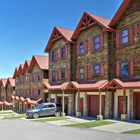 Ski-In/Ski Out Townhome w/ Beautiful View w/Hot Tub.