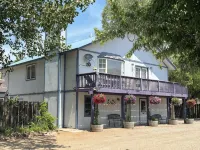Downtown Dolores Colorado w/River Access - Stay at Cozy Comfort Inn, Dolores, CO