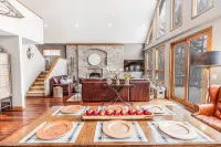 Quaint + Modern Lakeview Home on Sacandaga Lake - Wifi