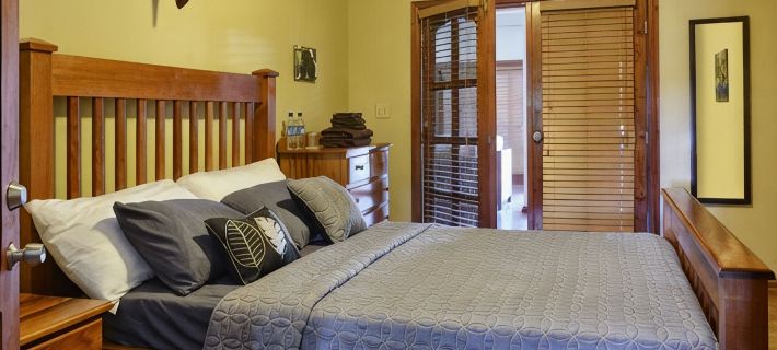 Villa Rising Sun Beachfront with Private Beach Bar & Dock Hotels in Hopkins