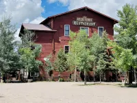 Historic Westcliffe Outpost Penthouse Apt 2bed/2bath - 3 étoiles