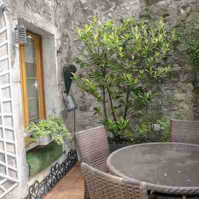 In the heart of the old town, quiet loft with pretty sunny terrace Hotel Exterior