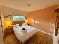 Boutique Style 1956-Mcm Home with Hot Tub in SE Boise! - 4-نجوم