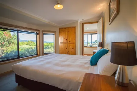 Bruny Island Escapes and Hotel Bruny