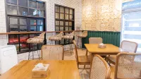 Briggs Inn Surabaya - Aamiainen