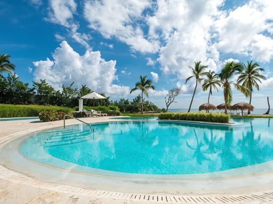 (20% OFF) Artsy & Chic Oceanfront hideaway: exclusive Cap Cana Marina district