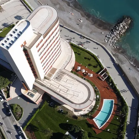 Grand Hotel Torre Fara Отели в г. Кьявари