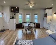 Studio, York Manor, Short Sand Beach - 부티크