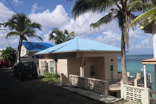 Sea Breeze - AppleSurf! Beachfront one bedroom in Apple Bay - 3성급
