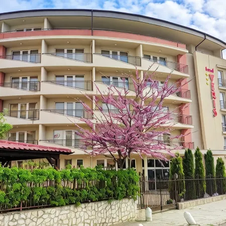 Hotel Veris