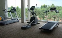 Opi Indah Hotel - Phòng tập thể hình