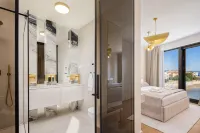 Luxury seafront Villa Noles with heated Pool, Jacuzzi, EV near Zadar - 4성급