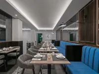 Hotel Moon & Sun Porto Отели рядом с достопримечательностью «Церковь кармелитов»