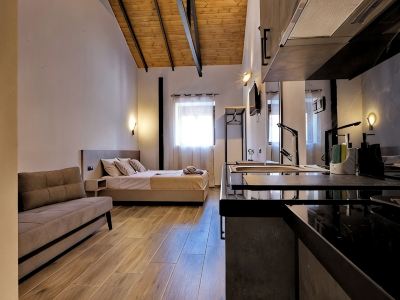 4 LEMONS LUXURY STUDIO 02