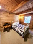 Mountain Vista Hideaway: Glamping in Your Own Private Treehouse
