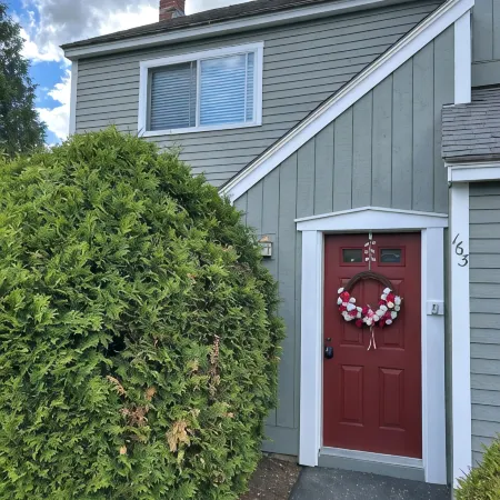 Fantastic pet friendly townhome - many nearby attractions in North Woodstock NH