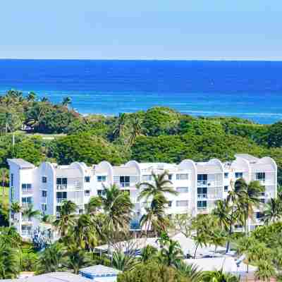 Boca Raton - Across from Beach - Balcony • Pool • Parking • 2BR Hotel Exterior