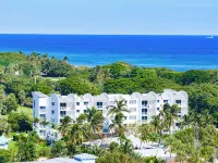 Boca Raton - Across from Beach - Balcony • Pool • Parking • 2BR
