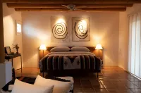 Peaceful Suite in Desert Inn- Black Mesa King Room - breakfast