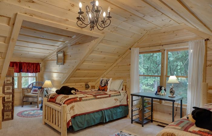 Cozy Cabin with ADA accessible, golfing, hiking,, beach, tennis, and more!