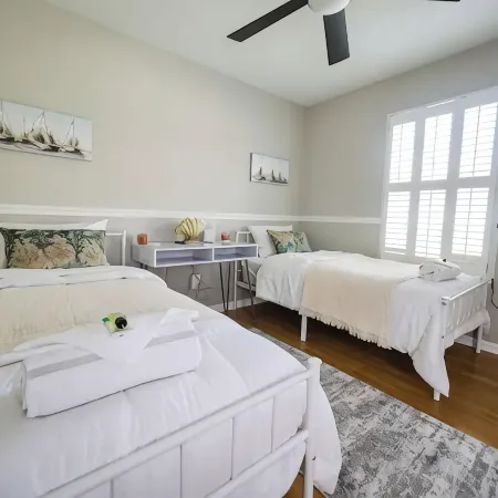 Super Clean Fantastic Pool Home Near Everything