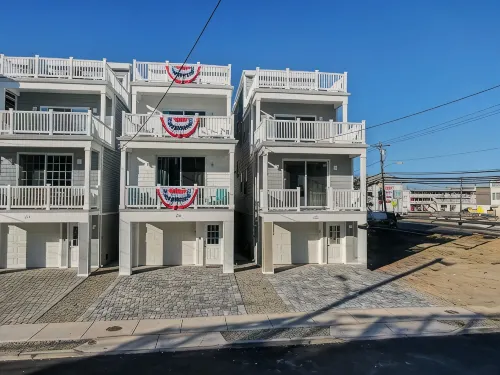 Sea-Renity Now in a 4 Bedroom,4 Bath New Construction 2 Blocks from the Ocean