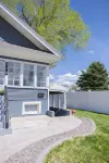 Our Little Villa! Near Freeway, ISU, & Hospital!