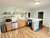 Enjoyable 3-bedroom house with AC in charming Van Buren - 3-Star