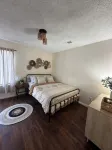 Boho Stay Near Sequoias - Kitchenette