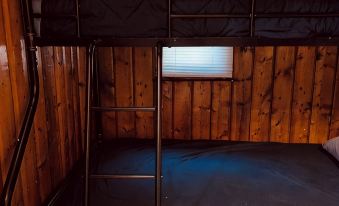 Private 2 Bedroom Pet Friendly Cabin Escape w/ Hot Tub in Greenbush, Michigan