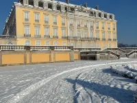 Roof terrace apartment - Right next to the pedestrian zone and Brühl Castle Park. Hotels in Brühl (NW)