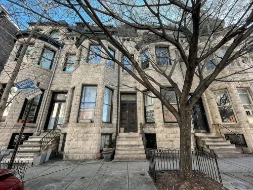 Spacious 5-bdrm house w/ WiFi, AC, and Laundry in charming MT. Vernon Baltimore - บังกะโล