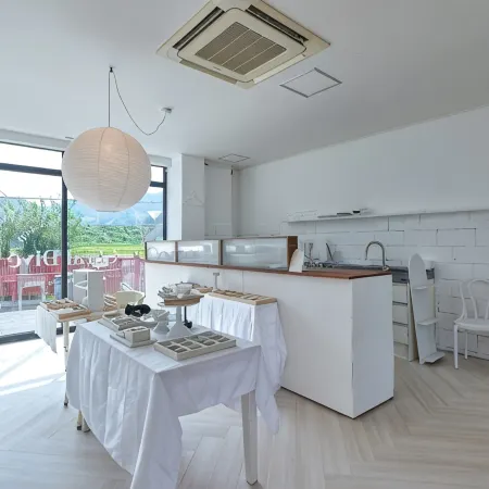 Geoje Beach House Отели рядом с достопримечательностью «Тематический бамбуковый парк «Мэнджонджук»»