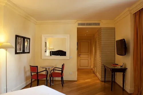 Siri Hotel