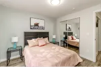 Remodeled Cottage w/Hot tub, 15 mins away from Mt. Rainier Park entrance - Chalets