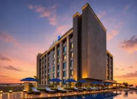 Radisson Hotel New Delhi Paschim Vihar - piscina