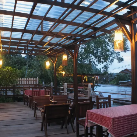 Baan Suan Amphawa