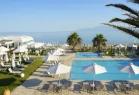Acharavi Beach Hotel - Parkplatz
