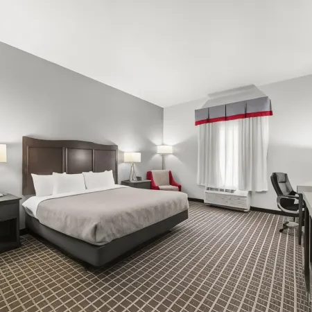 Quality Inn & Suites Pearsall