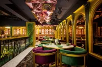 Golden Parkk Hotel - bar