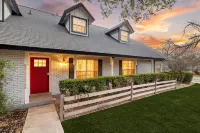 Modern Oasis! Pool, Mini-Golf, Game Room, Theatre! - مسبح خاص