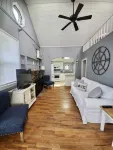 Enchanted Waterfront Cottage - WiFi