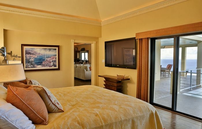 Private Paradise!  One level, panoramic views from every room!