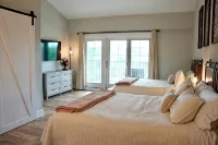 Tall Oaks Resort - parking
