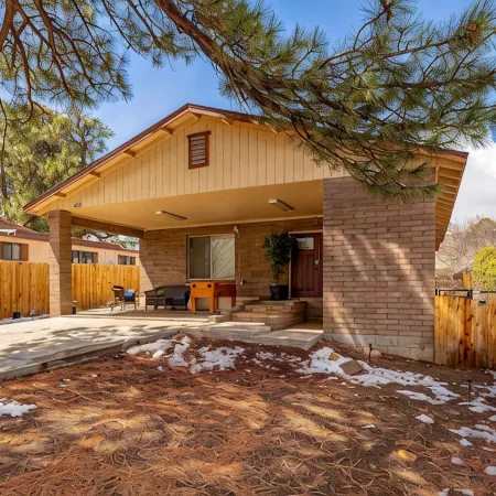 Luxury Home at Mount Elden's Foothills, Steps from Route 66 and Flagstaff Mall